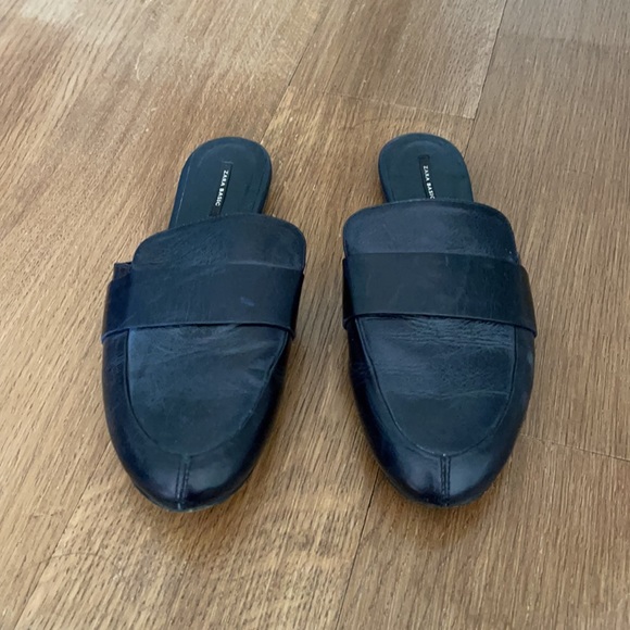 Zara slides - Picture 2 of 2